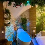 Le Bali Safranier Vieil Apartmán
