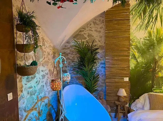 Le Bali Safranier Vieil Apartamento